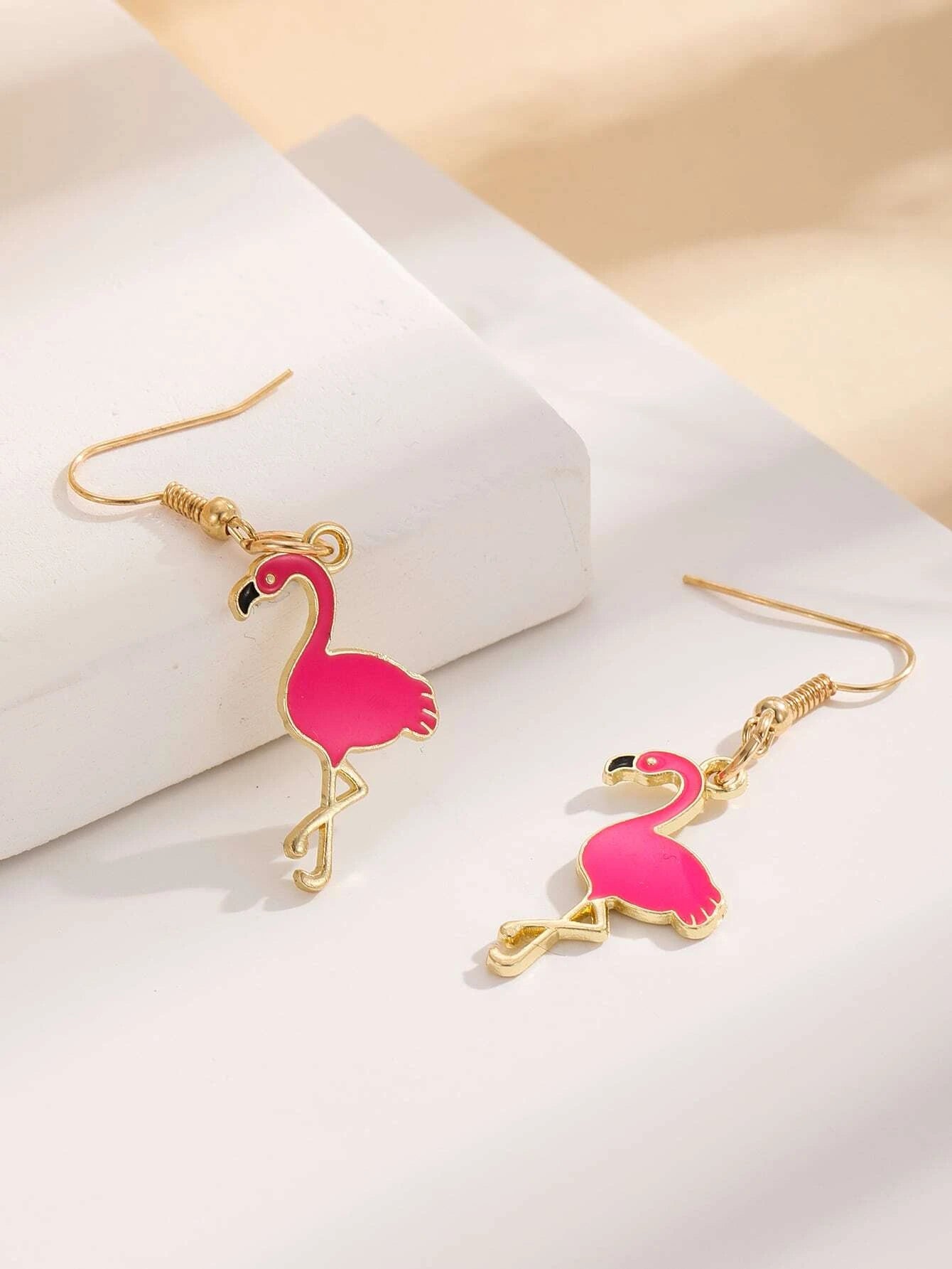 Pink flamingo earrings deals