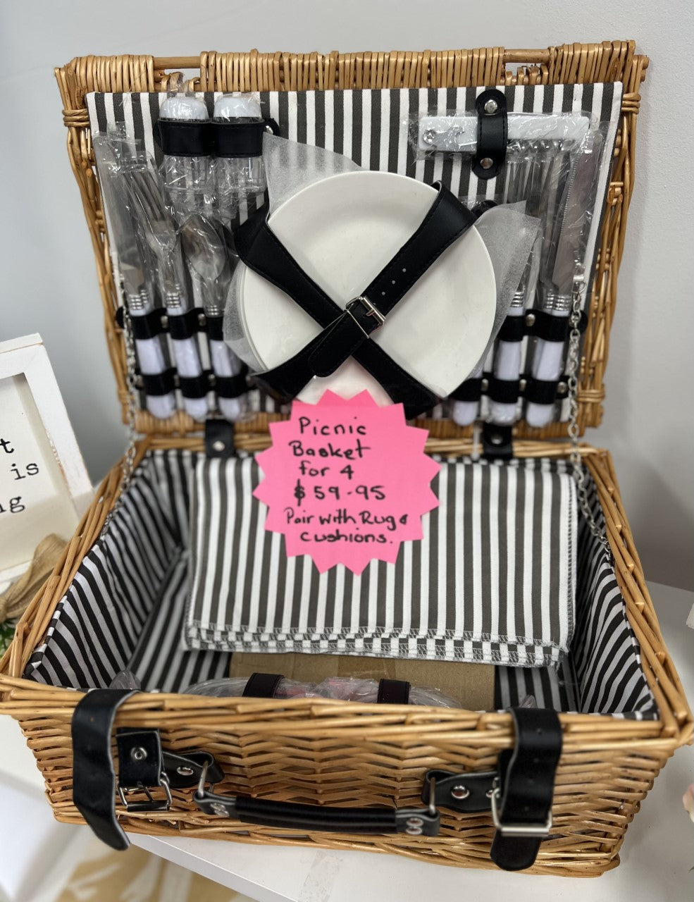 Picnic Basket - 4 Person